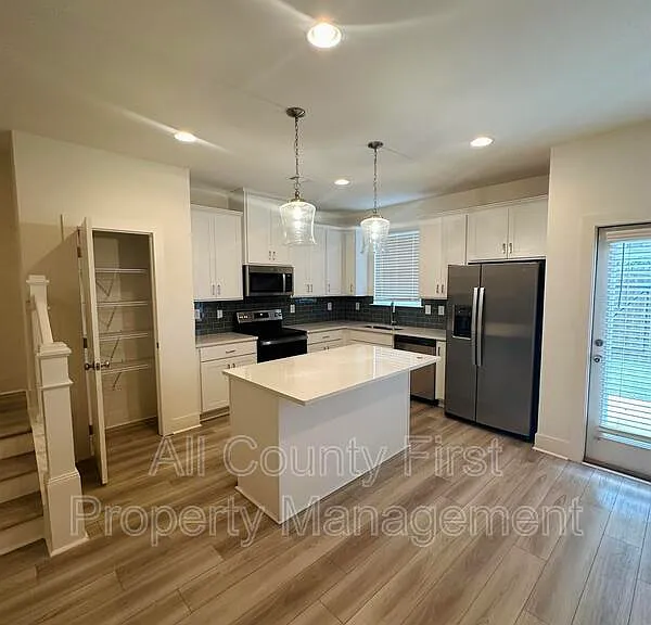 5788 Calle Vista Dr — Photo 4