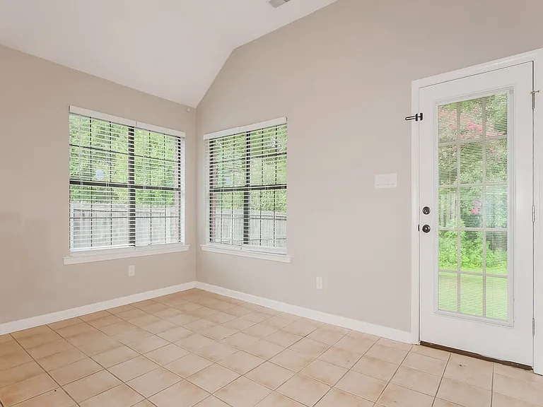 3800 Lake Village Cv — Photo 7