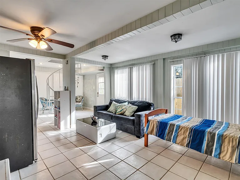 3529 Avenue M — Photo 13