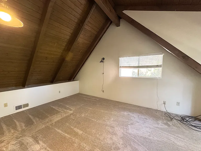 499 Grizzly Rd — Photo 9