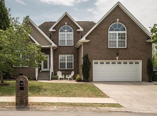 400 Landons Cir, White House, TN 37188