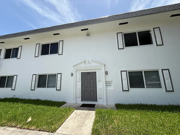 1859 Lincoln St #202 — Photo 2