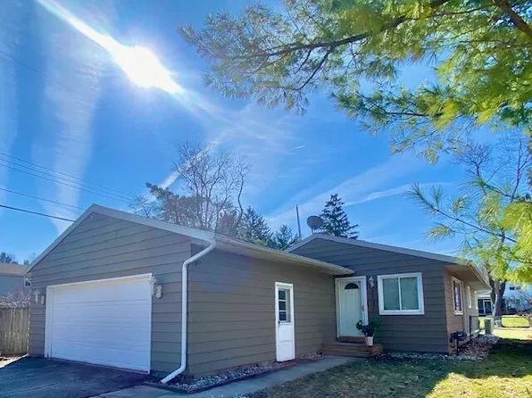 1131 Wolf Ct, East Lansing, MI 48823