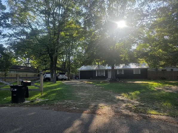 1011 Taylor Rd, Crystal Springs, MS 39059