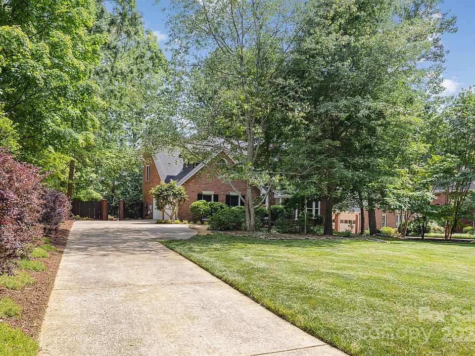 824 Queen Charlottes Ct, Charlotte, NC 28211 Zillow