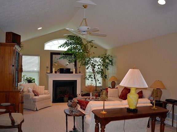 Light and bright living room.