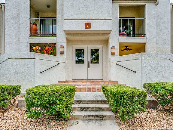 2nd image of 2255 THOUSAND OAKS DR #702