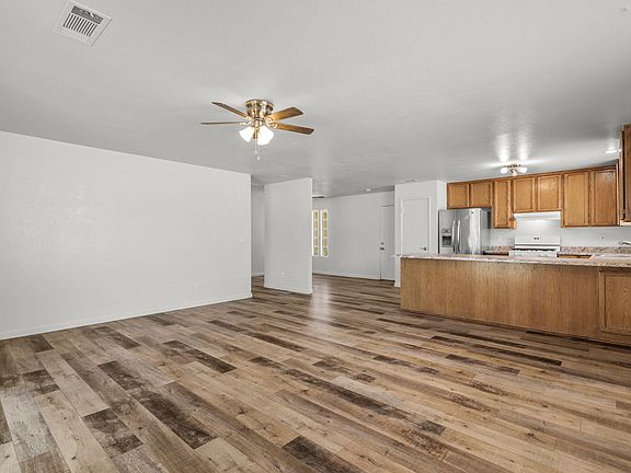 3rd image of 45 Tidmore Ln