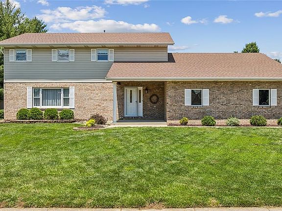 3rd image of 945 Ivy Ct