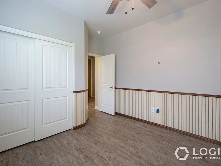 2445 E White Horse Dr — Photo 14