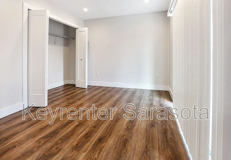 2066 Roselawn St — Photo 19