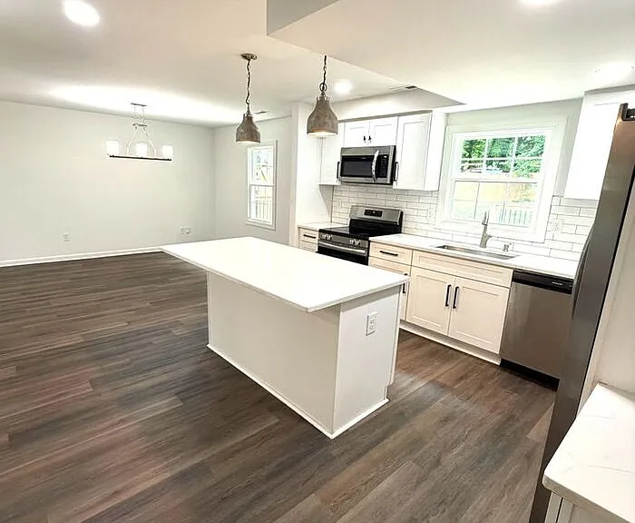 5406 Barrington Dr — Photo 6