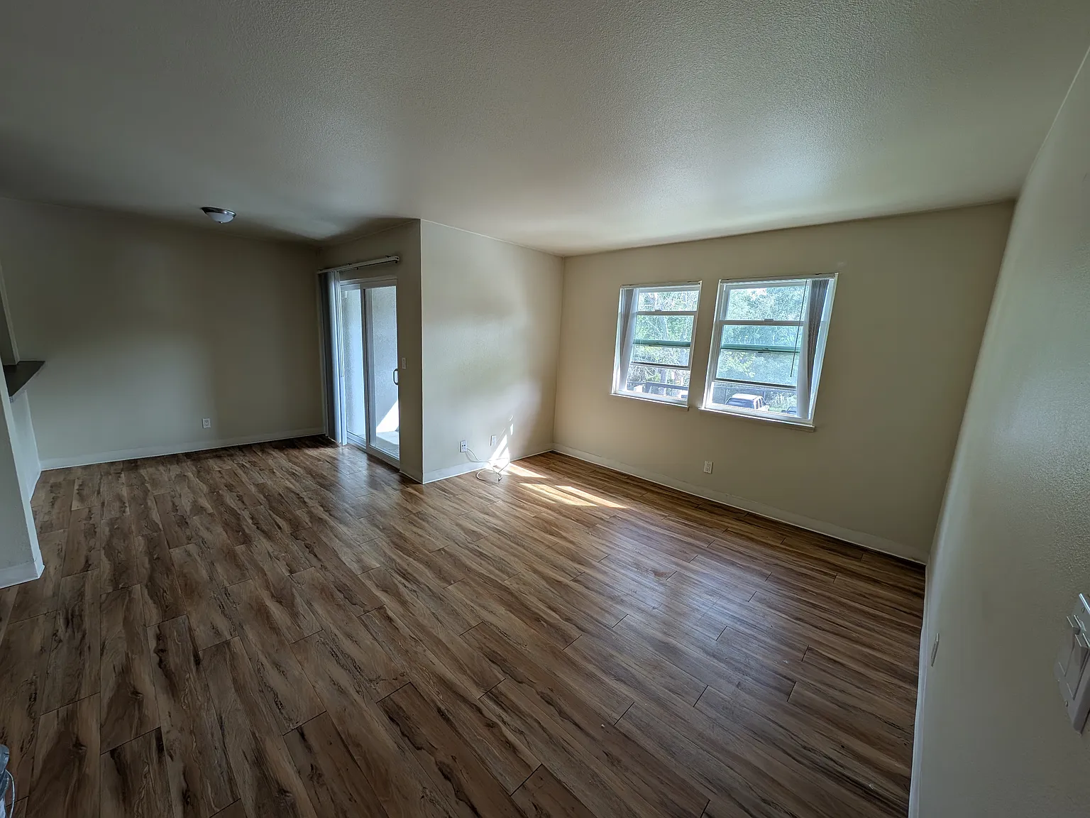 2 bed, 725 sqft, $2,500 — Photo 1