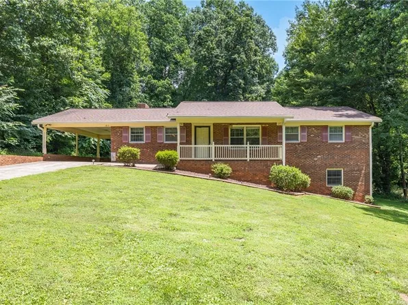 185 Frontier Dr, Kernersville, NC 27284