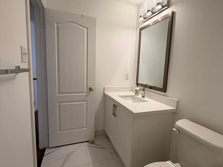2 Mary Gapper Cres #7 — Photo 32