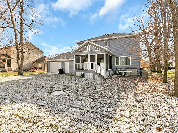 2nd image of 1905 Grizzly Ln
