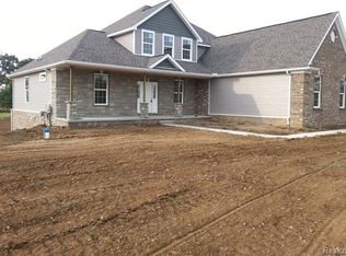 283 Lenox Ln, Brighton, MI