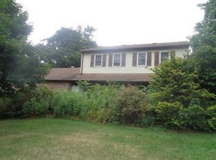 3940 N Sherman Extension St, Mount Wolf, PA 17347