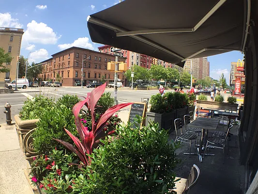 Rented by Uptown Flats LLC | media 40