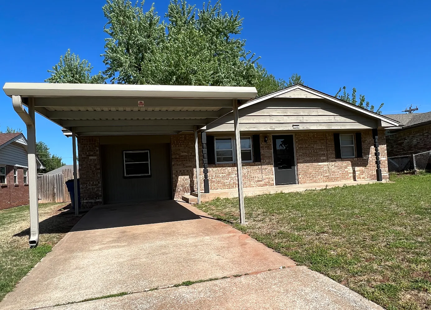 3 bed, 1050 sqft, $1,250 — Photo 2
