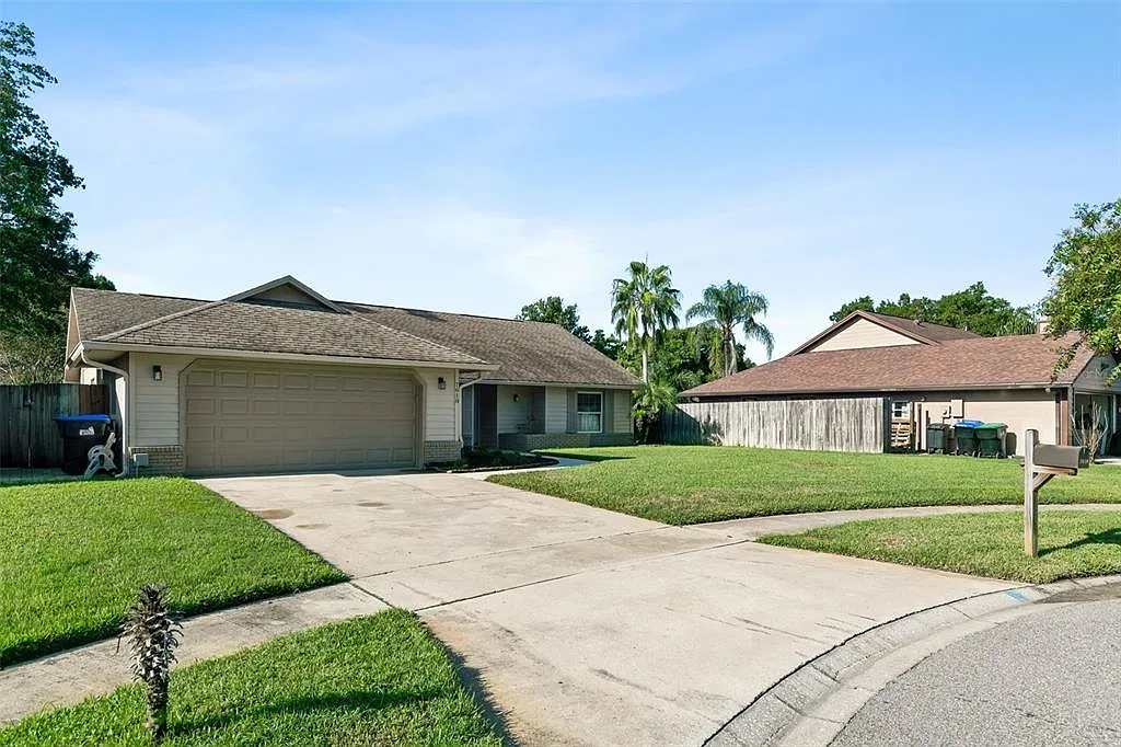 3 bed, 2.0 bath, 1441 sqft, $2,850 — Photo 2