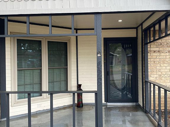 3rd image of 426 Covey Ln