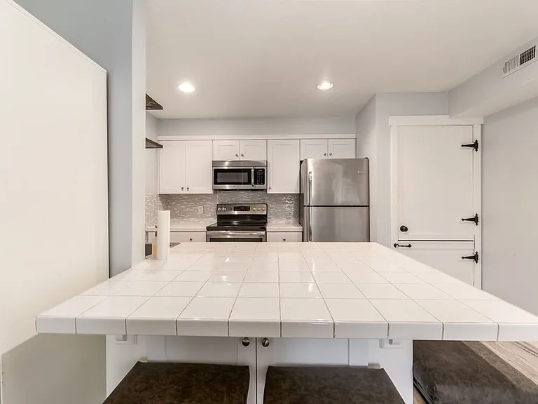 1196 E Waterside Cv #12 — Photo 8