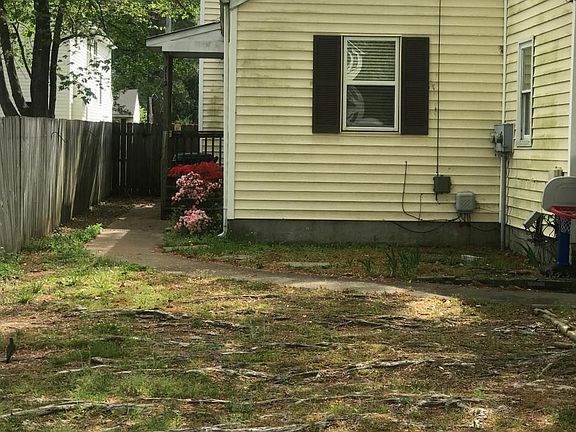 2nd image of 112 S Fir Ave