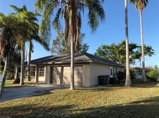 624 SE Santa Barbara Pl, Cape Coral, FL 33990