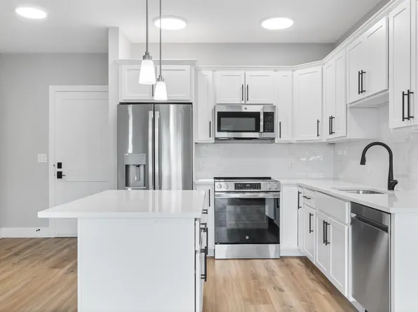 300 Harbour Close #K, New Haven, CT 06519