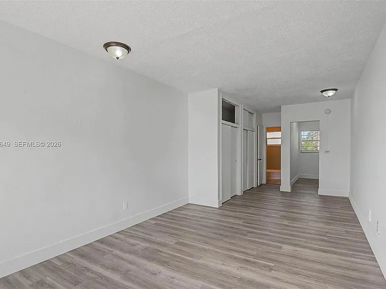 1685 Jefferson Ave #15 — Photo 7