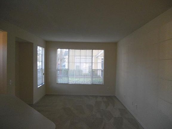 3rd image of 13703 N Richmond Park Dr #3301