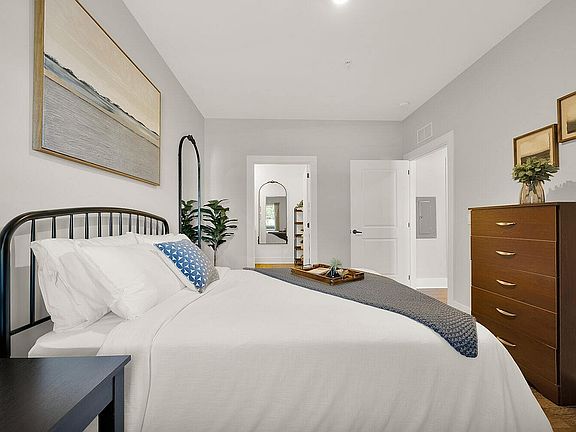Pointe Grand Primarty Bedroom