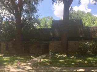 5811 Braesheather Dr, Houston, TX 77096