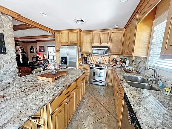 2nd image of 2105 Pecan Ct