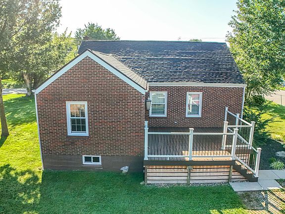 3rd image of 365 Williams St