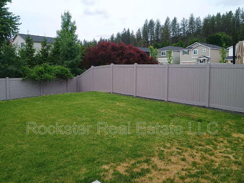 4 bed, 2.5 bath, 2120 sqft, $3,100 — Photo 3