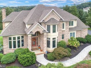 2816 Deer Chase Ln, York, PA 17403