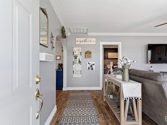 4th image of 2901 California Ave