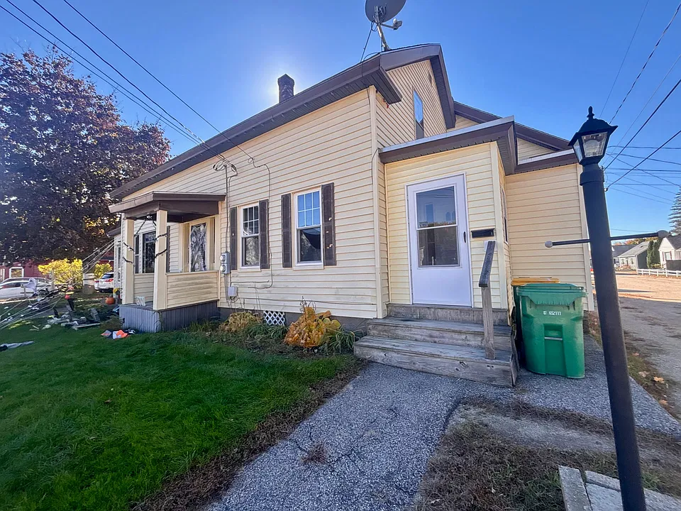 8 Demeritt St #8