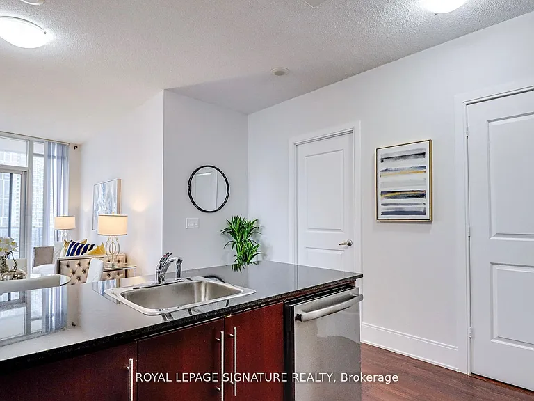 330 Burnhamthorpe Rd W #1602 — Photo 13
