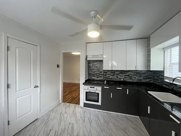3412 Denver Ave #D — Photo 9
