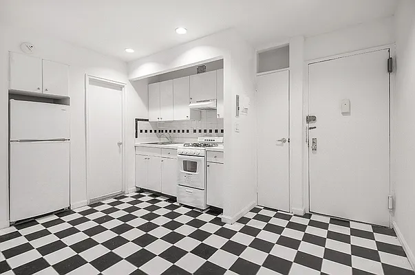 Rented by CitySites Real Estate Group | media 3