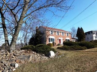 1 Westview Ct, Cedar Grove, NJ 07009