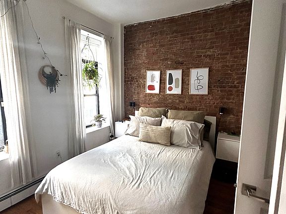 3rd image of 224 E 85th St APT 3B