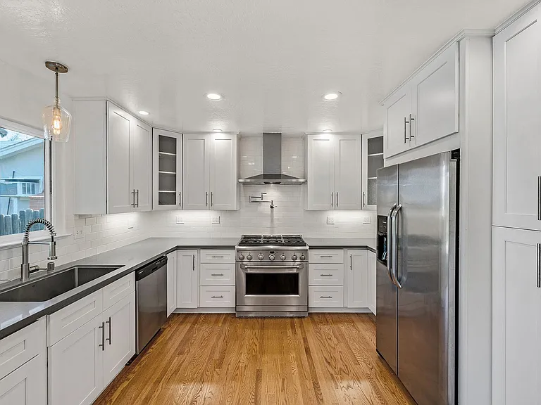 8 Stephens Ct — Photo 17