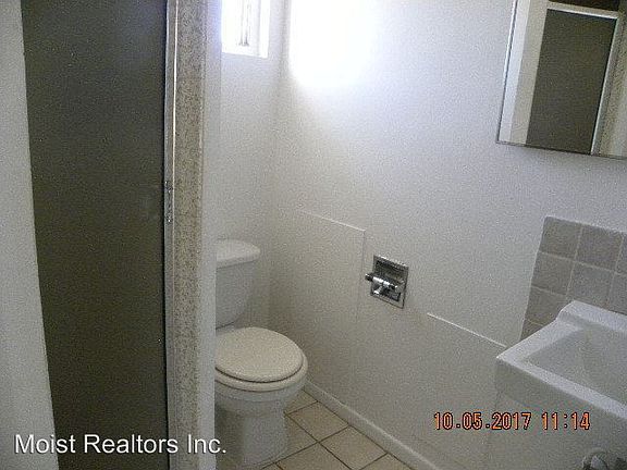 5th image of 244 W Avenue L