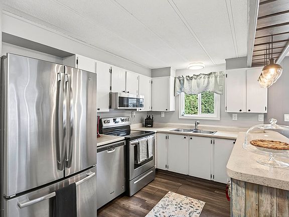 3rd image of 2401 Ord Rd #38