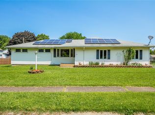 65 Meyerhill Cir E, Rochester, NY 14617