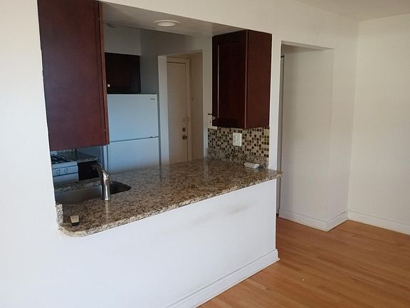 2nd image of 3710 N Pine Grove Ave APT 515